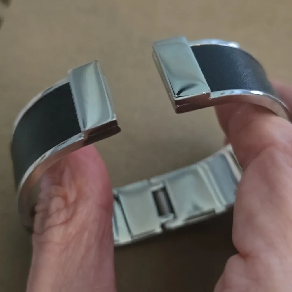 Hinged Stainless Steel Bracelet With Faux Leather Detail. Excellent Condition - Picture 6 of 7